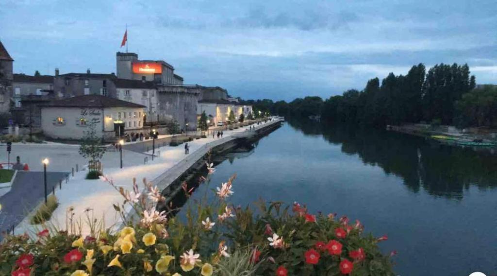 Le Rio Grande #100M Des Quais Apartment Cognac Exterior photo